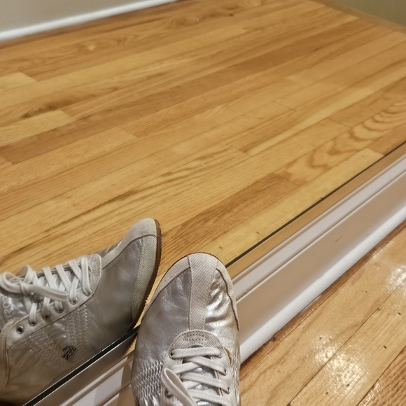 Lacoste silver athletic shoes Size 8.5 - Picture 9 of 10